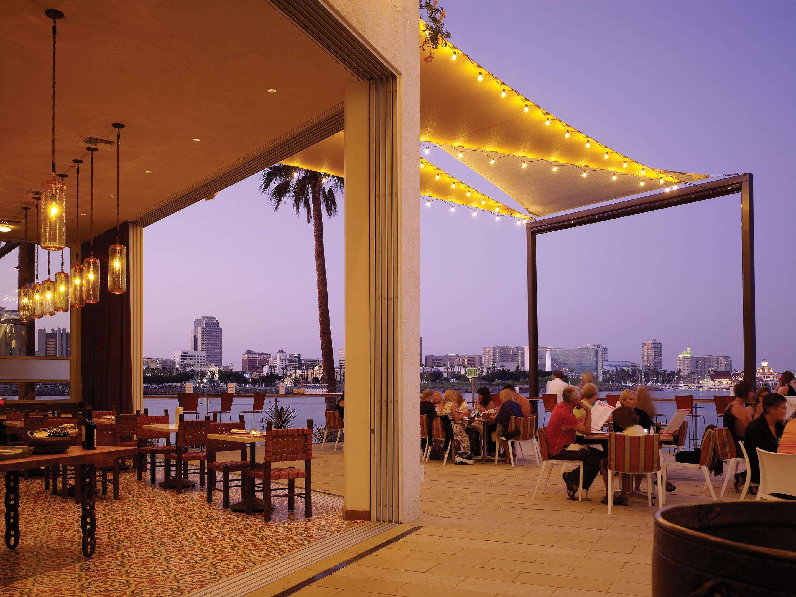Hotel Maya - A Doubletree By Hilton Hotel Long Beach Bagian luar foto